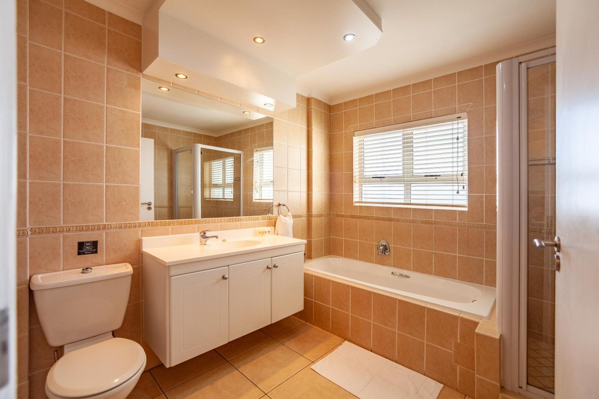 Luxury Ocean View Beachfront 2 Bed Apartment -206 The Waves, Blouberg, Cape Town Bloubergstrand Exterior foto